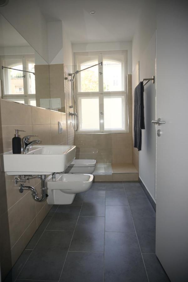 Madflats Hotel-Apartments S-Bahn Friedenau Berlin Bagian luar foto
